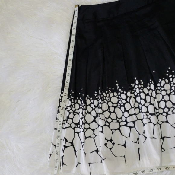 Kenneth Cole Reaction skirt sz 2 - Picture 3 of 4
